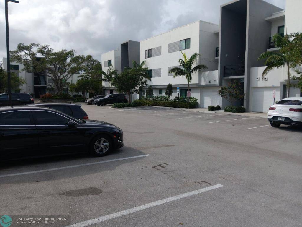 Fort Lauderdale, FL 33309,3050 NW 68th St  #2204