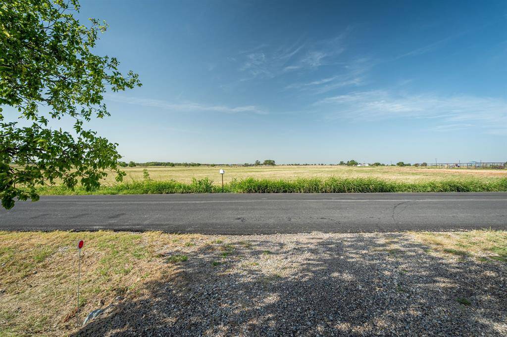 Pilot Point, TX 76258,4299 Berend Road