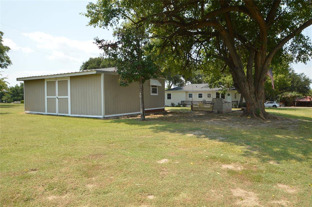 East Tawakoni, TX 75472,697 Tawakoni Drive