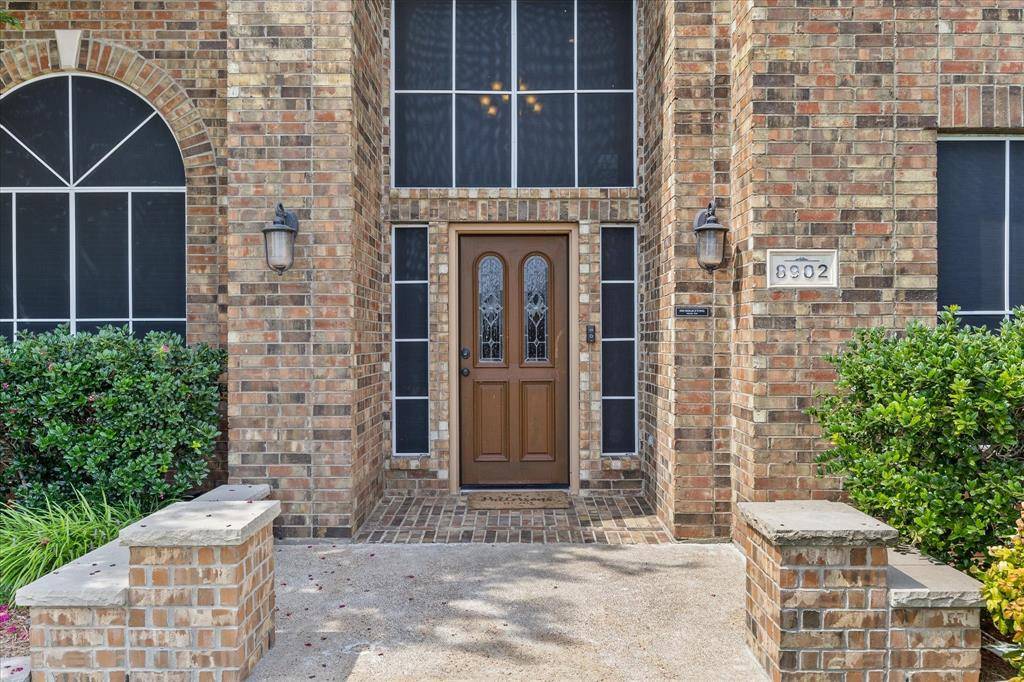 Rowlett, TX 75088,8902 Watersway Drive