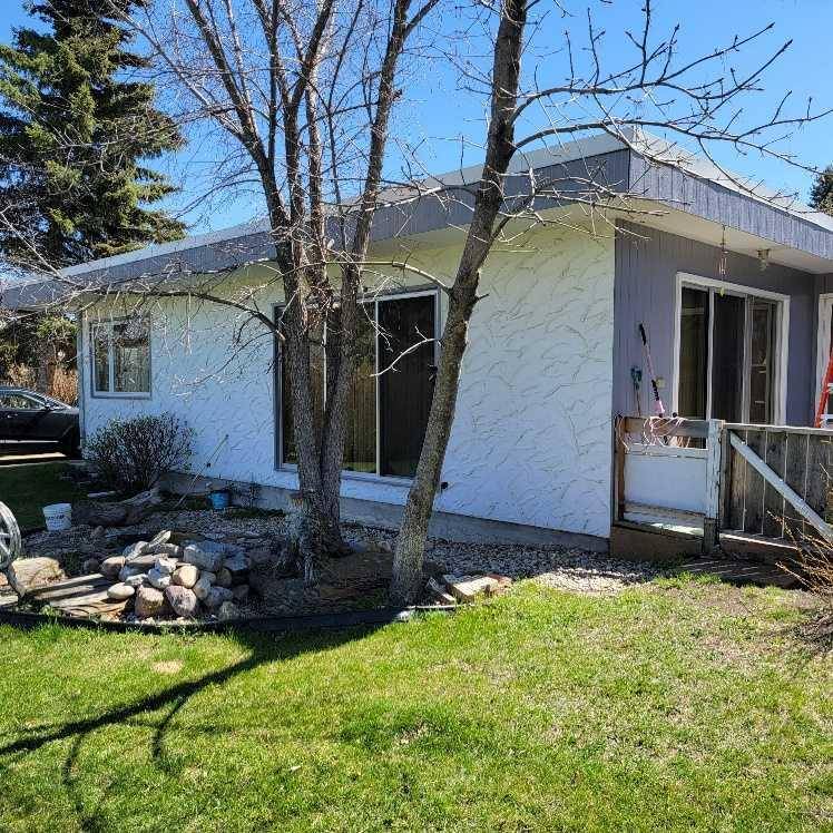 Innisfail, AB T4G1H8,5009 41 Street Close S