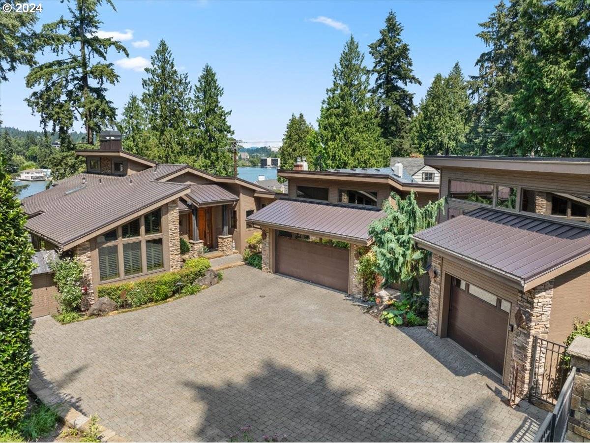 Lake Oswego, OR 97034,535 MIDDLECREST RD