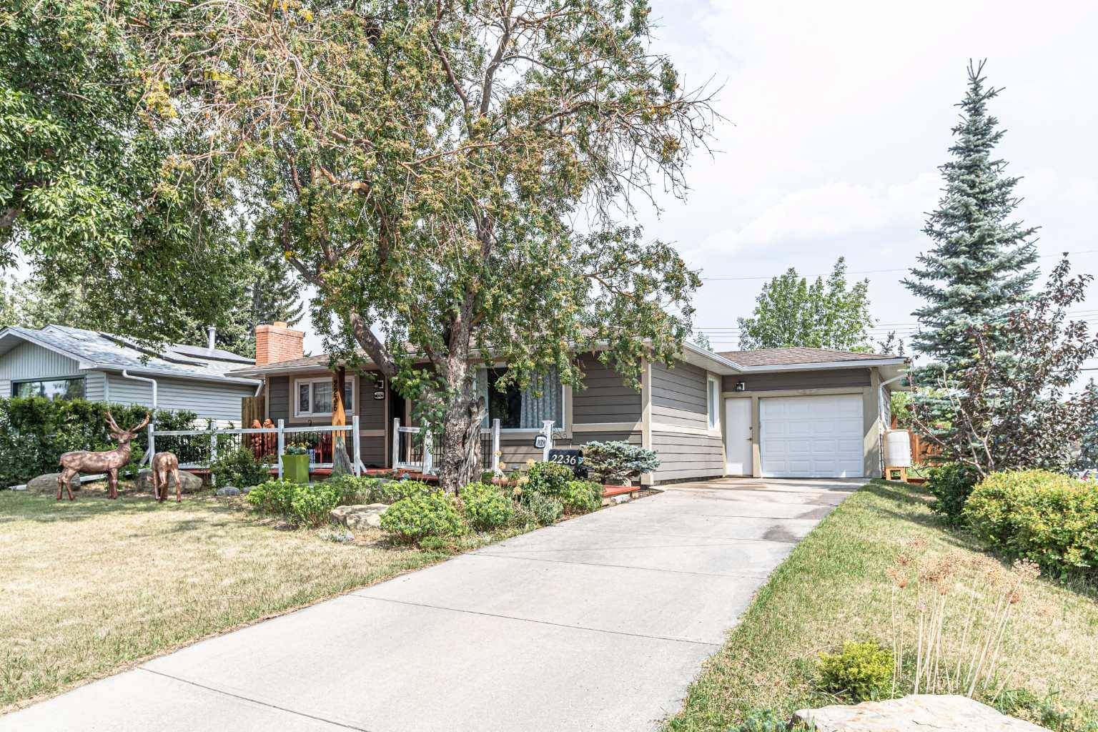 Calgary, AB T3E 3E2,2236 38 ST SW