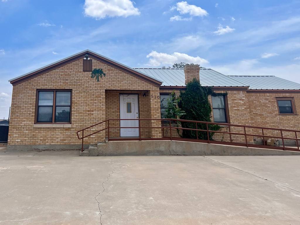 Andrews, TX 79714,510 E Broadway St