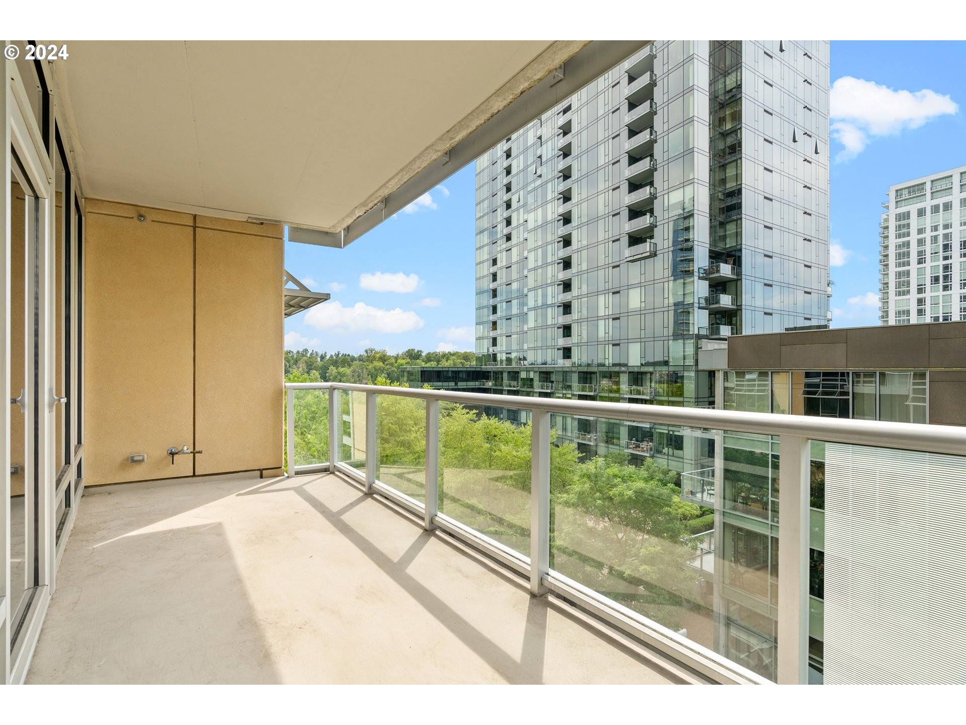 Portland, OR 97239,3570 S RIVER PKWY #513