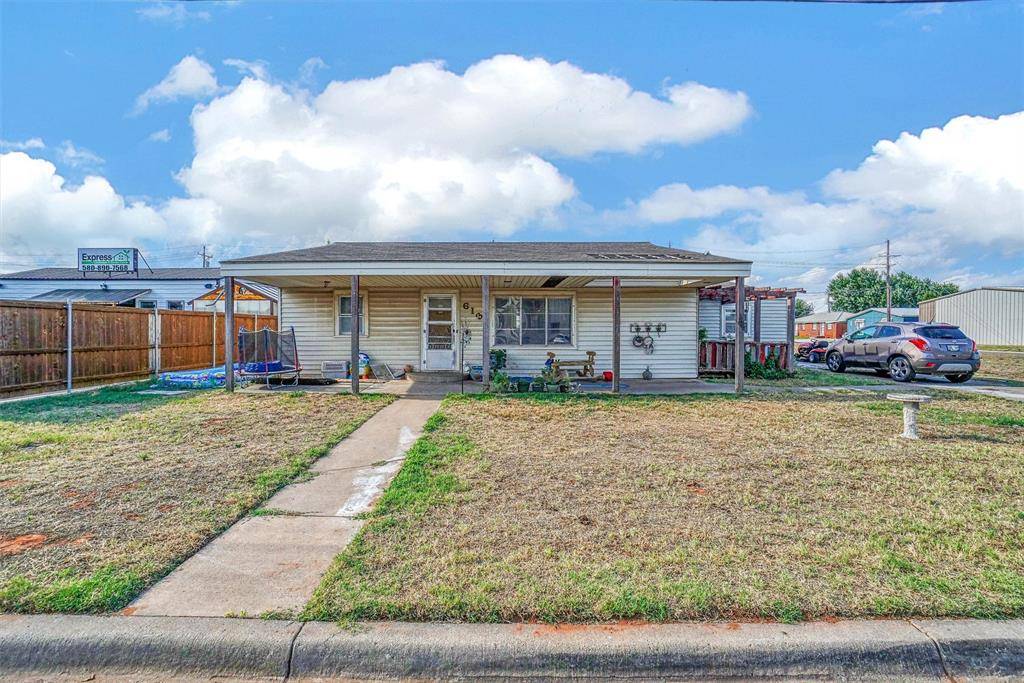 Weatherford, OK 73096,613 E Clark Avenue