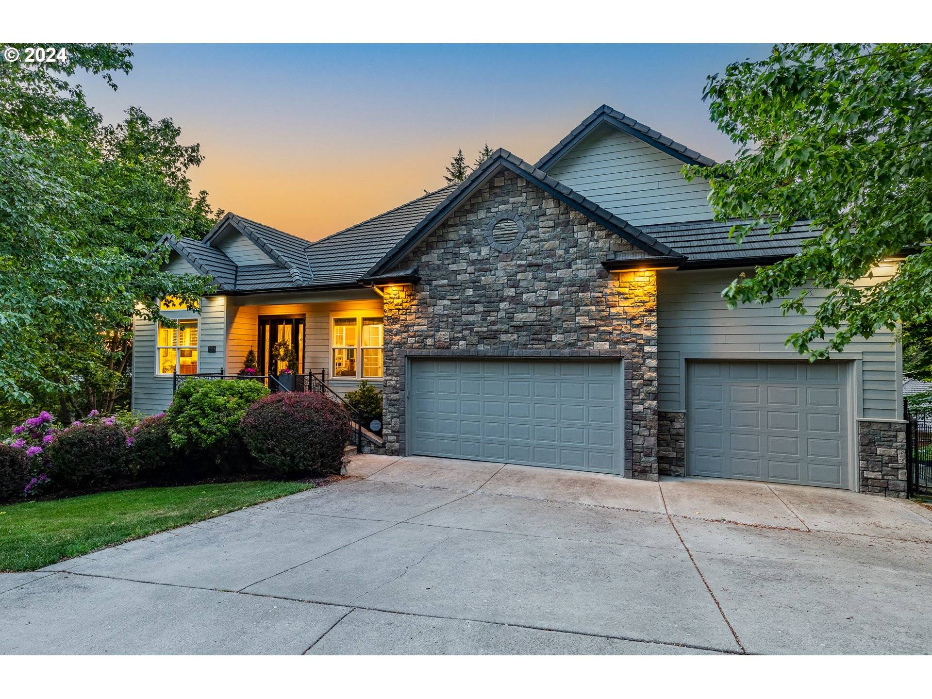 Eugene, OR 97405,3379 MURRY DR