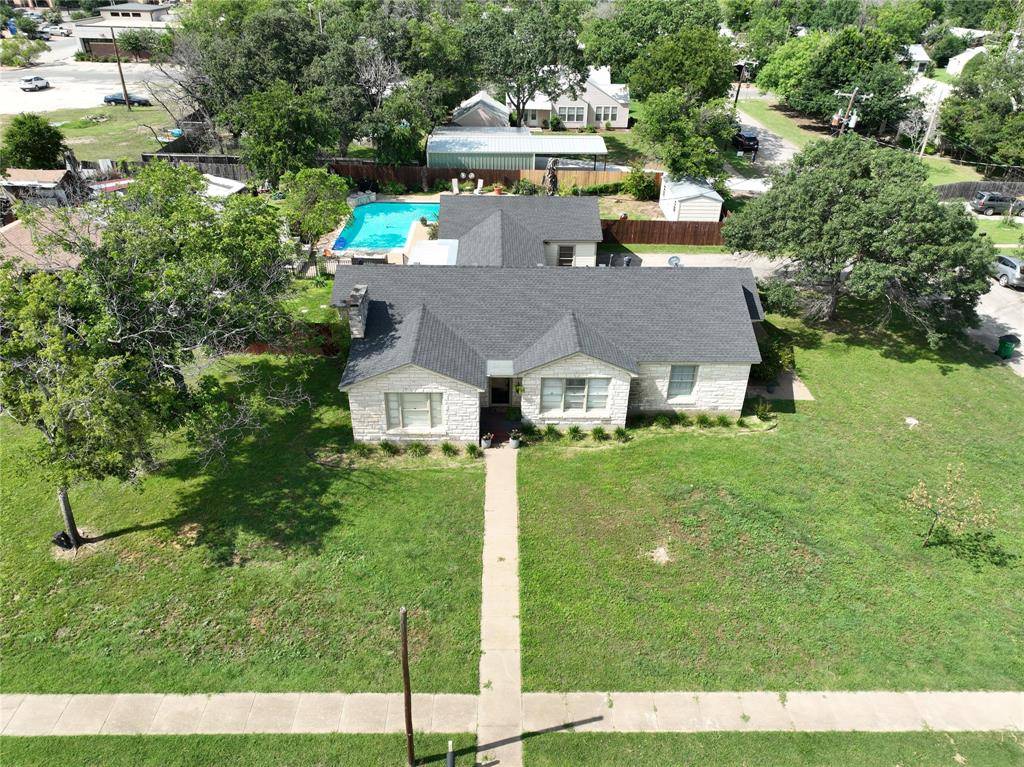 Hamilton, TX 76531,807 E Henry Street