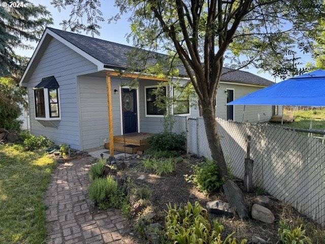 Wallowa, OR 97885,107 E 2ND ST