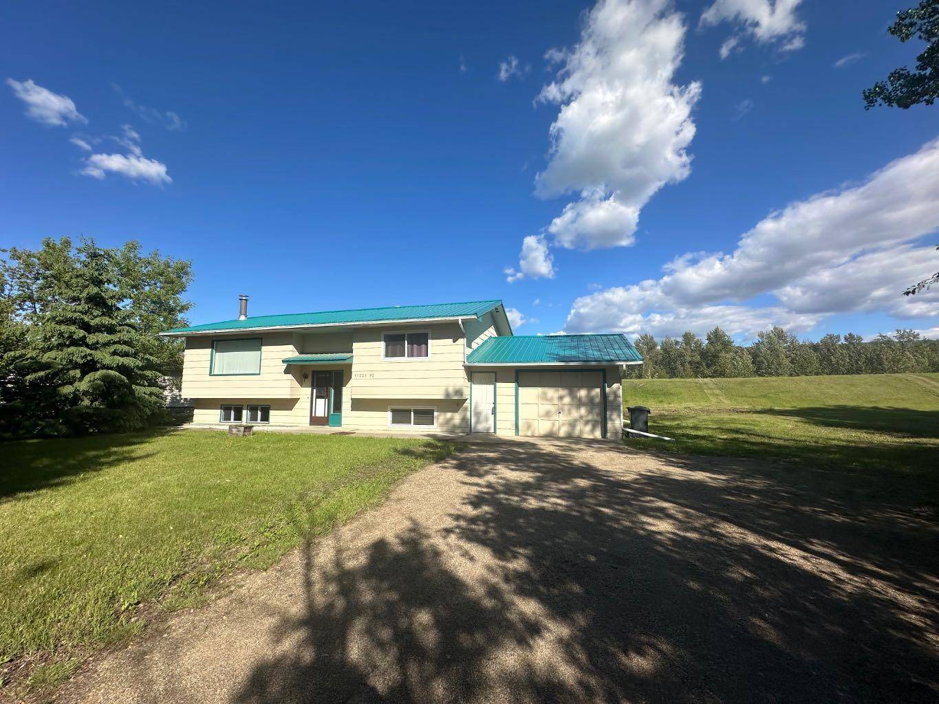 Peace River, AB T8S 1P6,11221 92 ST