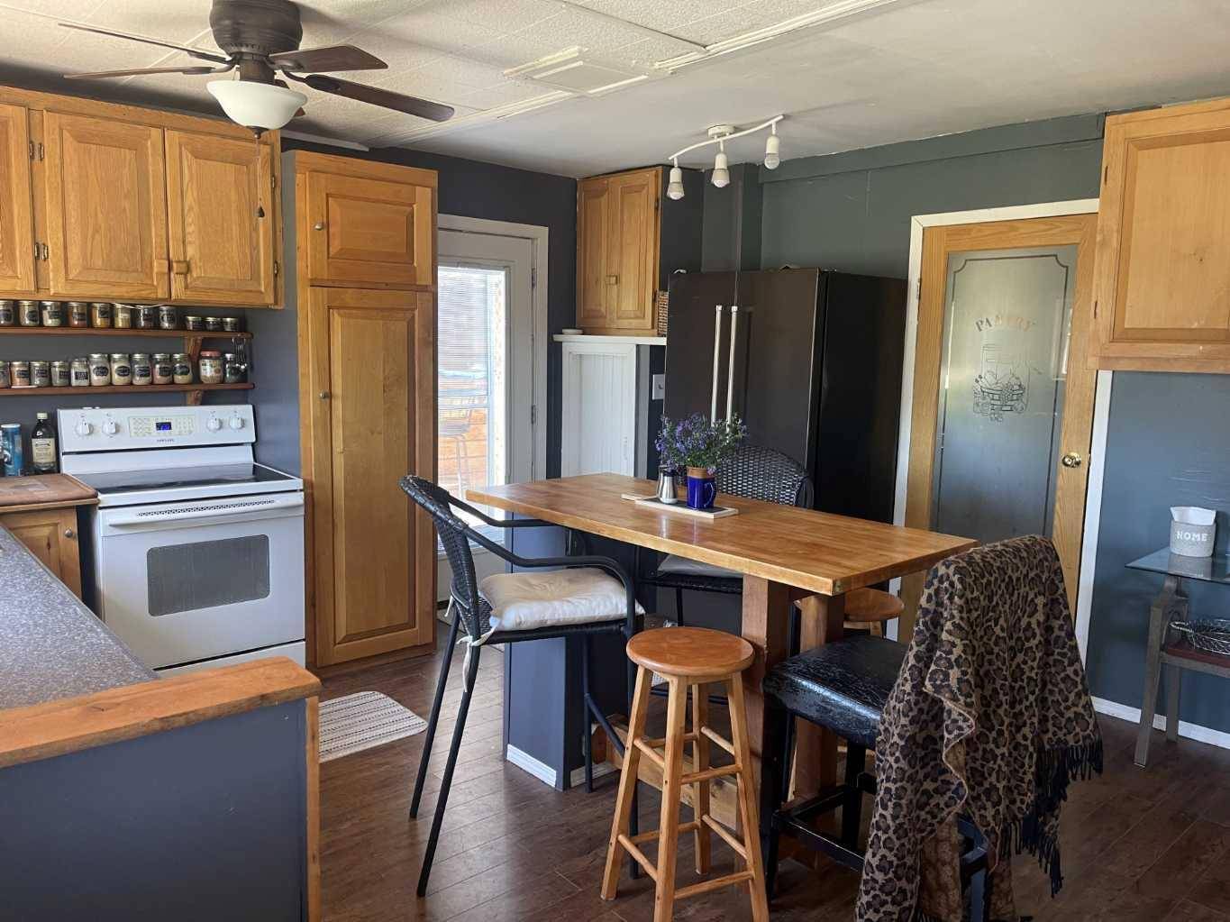 Youngstown, AB T0J 3P0,217 3 AVE SE