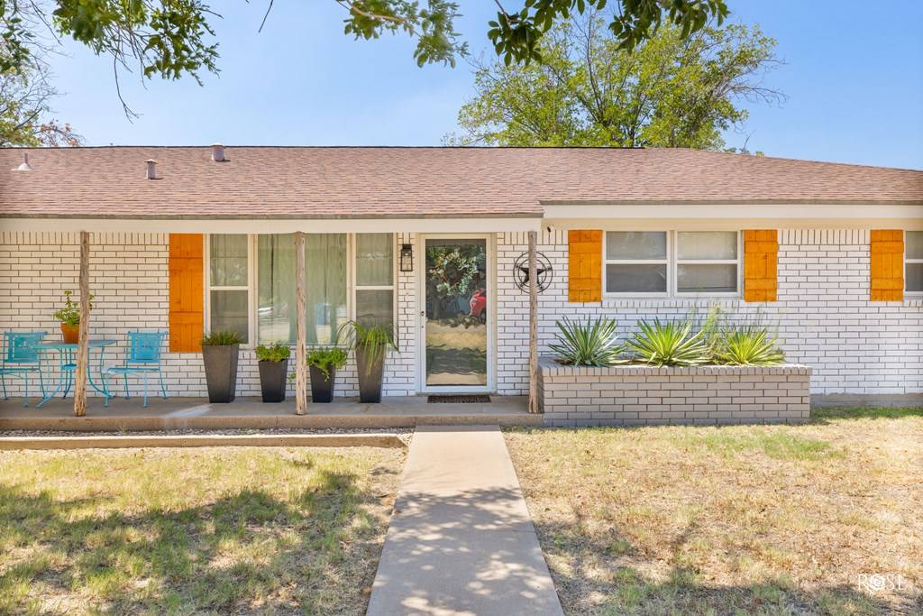 Robert Lee, TX 76945,1101 W 11th St