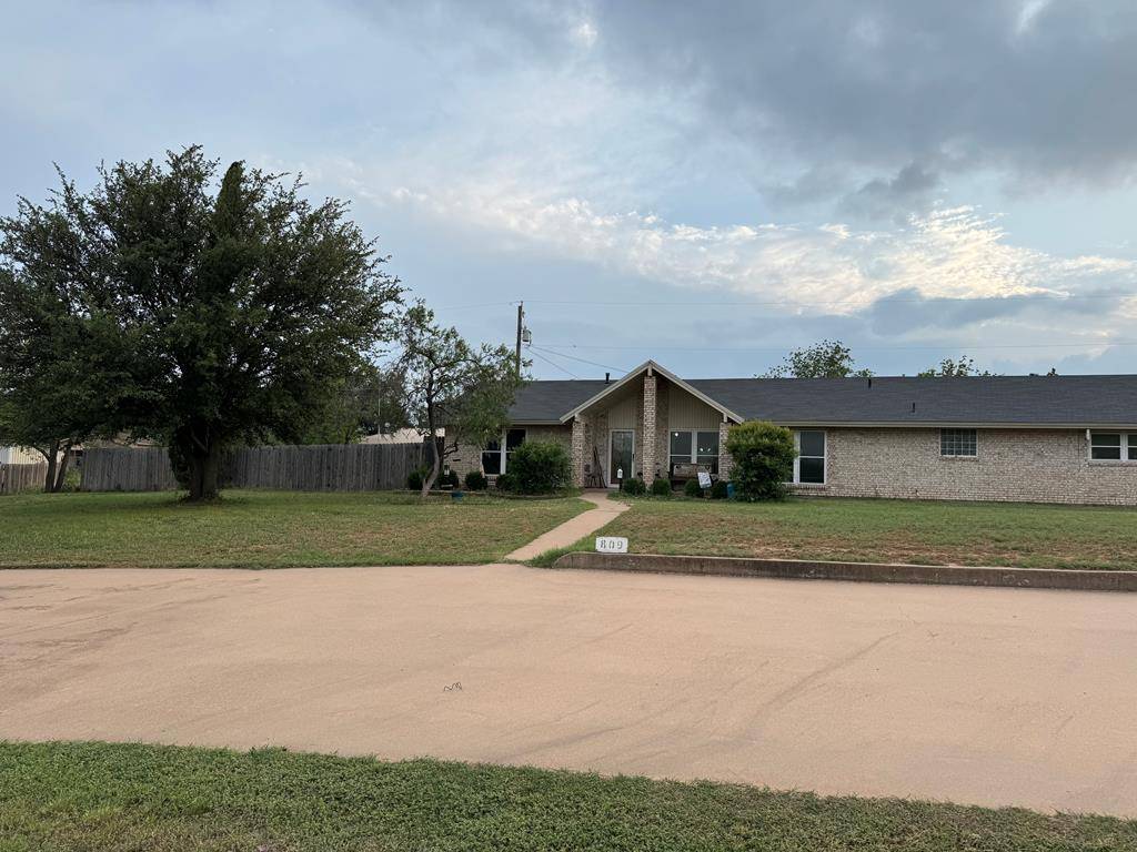 Robert Lee, TX 76945,809 W 12th St