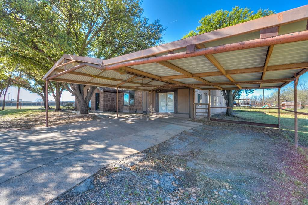 Robert Lee, TX 76945,601 W 15th St