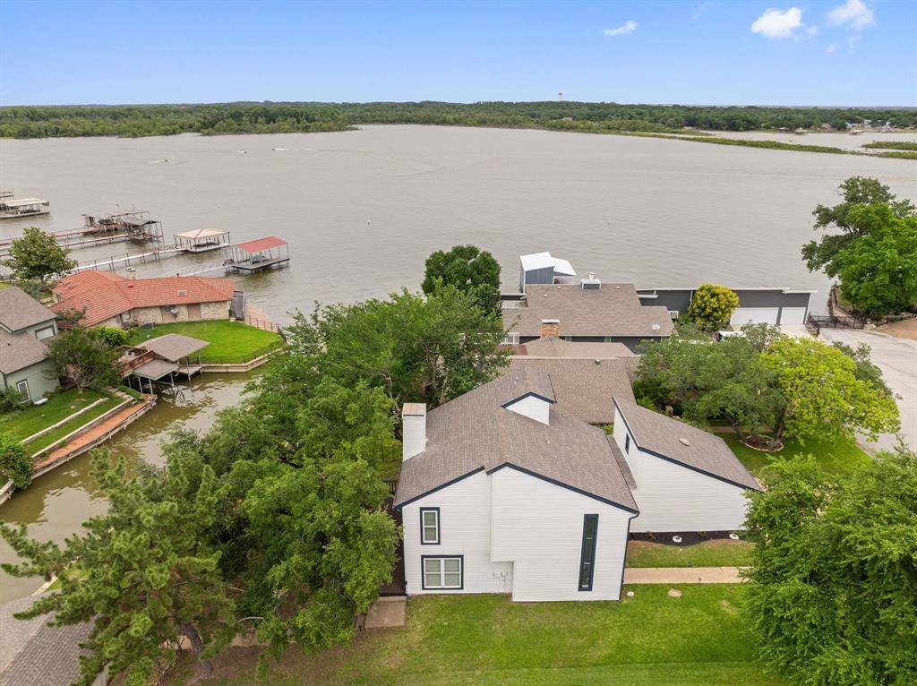 Azle, TX 76020,608 Harbor Circle