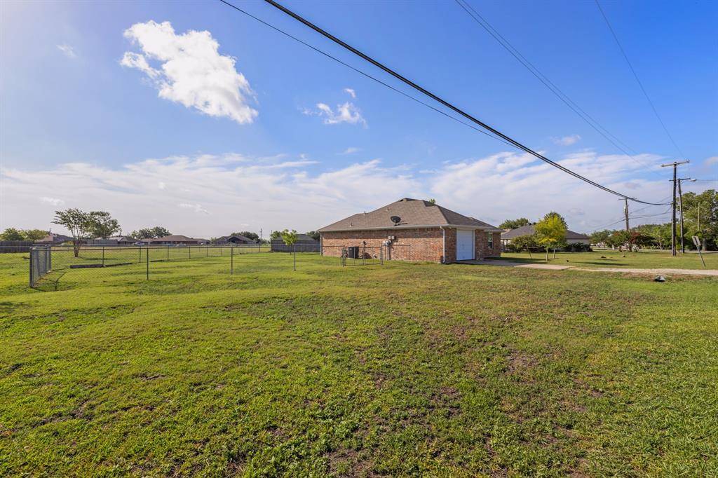 Palmer, TX 75152,205 Bluebonnet Lane