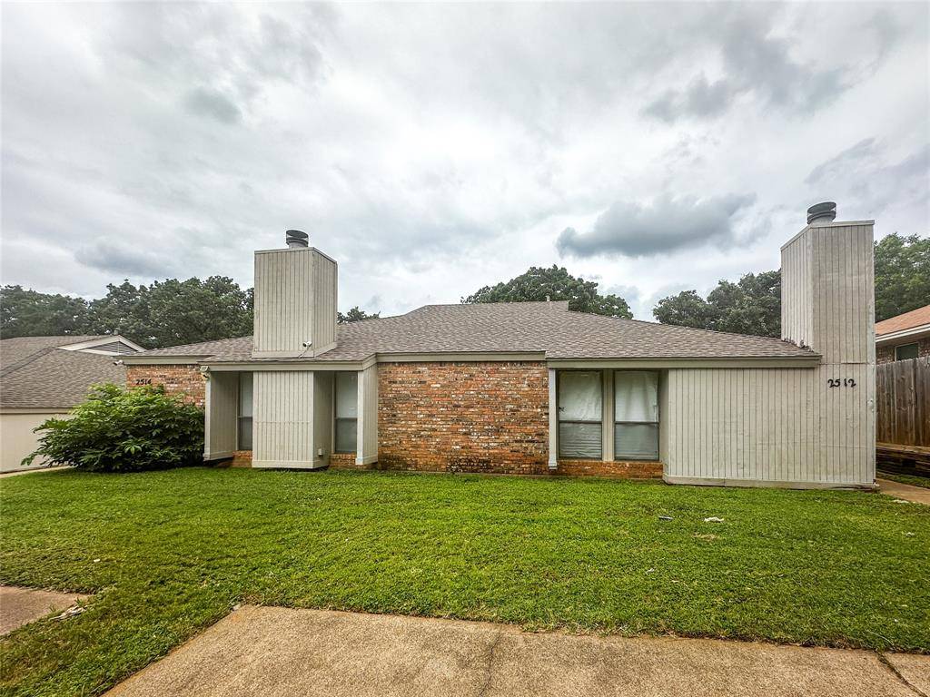 Arlington, TX 76015,2512 Windy Pine Lane