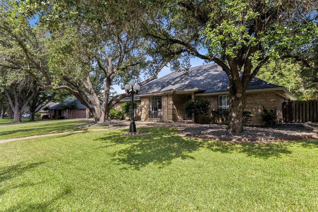 Cleburne, TX 76033,925 Canyon Drive