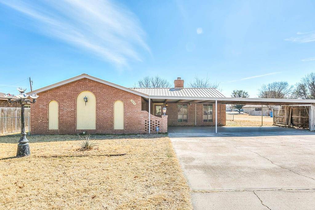 Ballinger, TX 76821,303 E Ave A