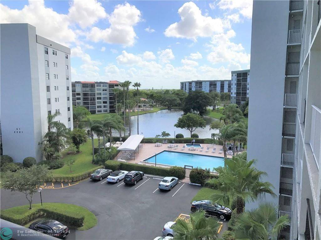 Pompano Beach, FL 33069,2221 Cypress Island Dr  #807