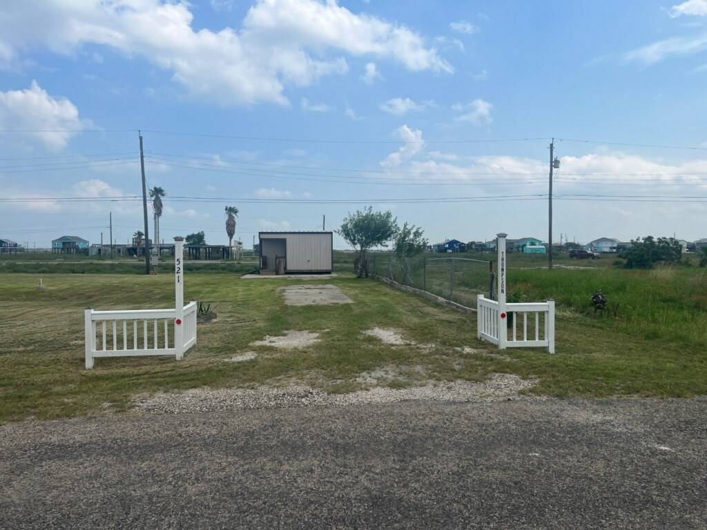 Rockport(holiday Beach), TX 78382,521 W Rustic Oak Ln