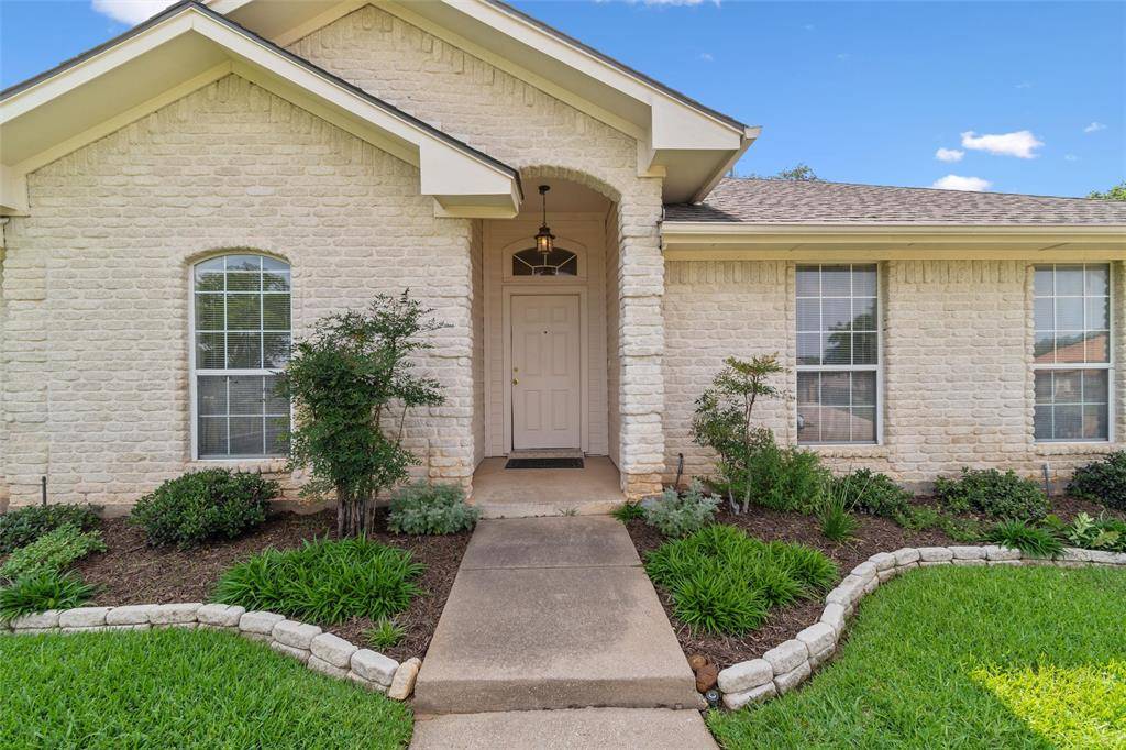 Kennedale, TX 76060,1231 Cross Creek Drive