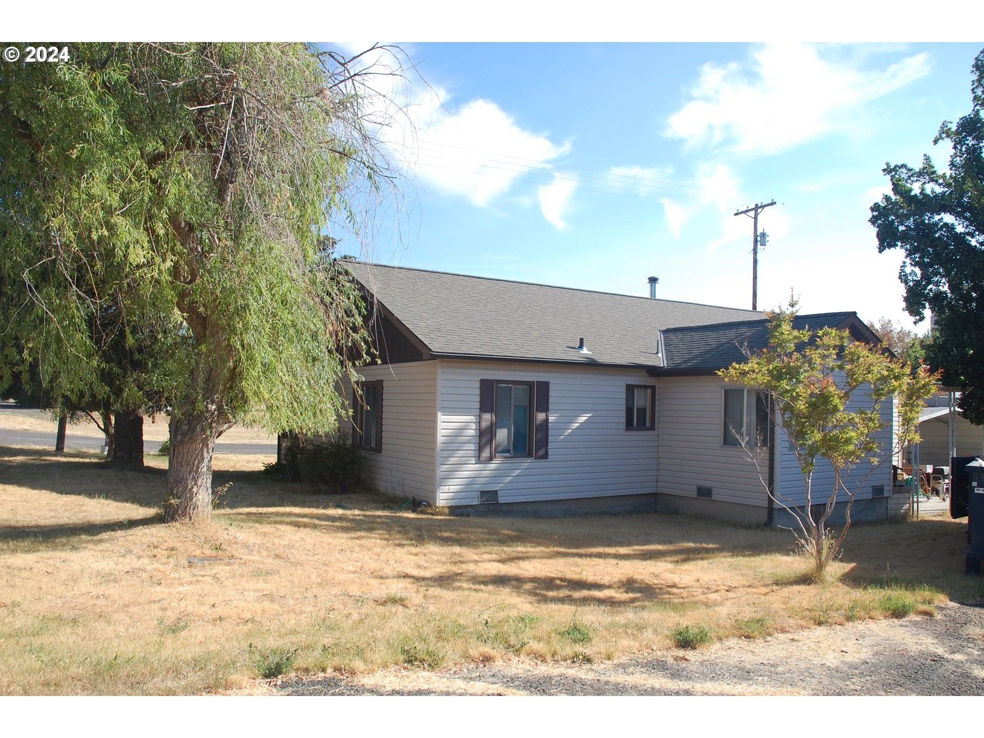 Condon, OR 97823,314 W WELL ST