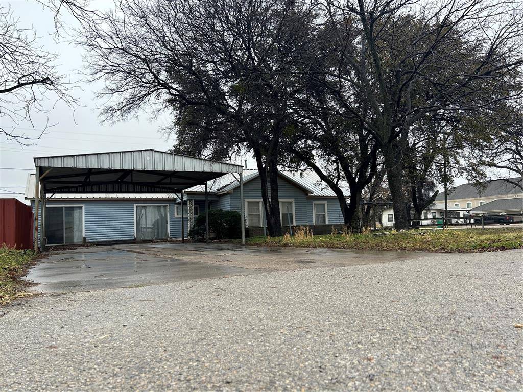 Comanche, TX 76442,1401 1405 E Central Avenue