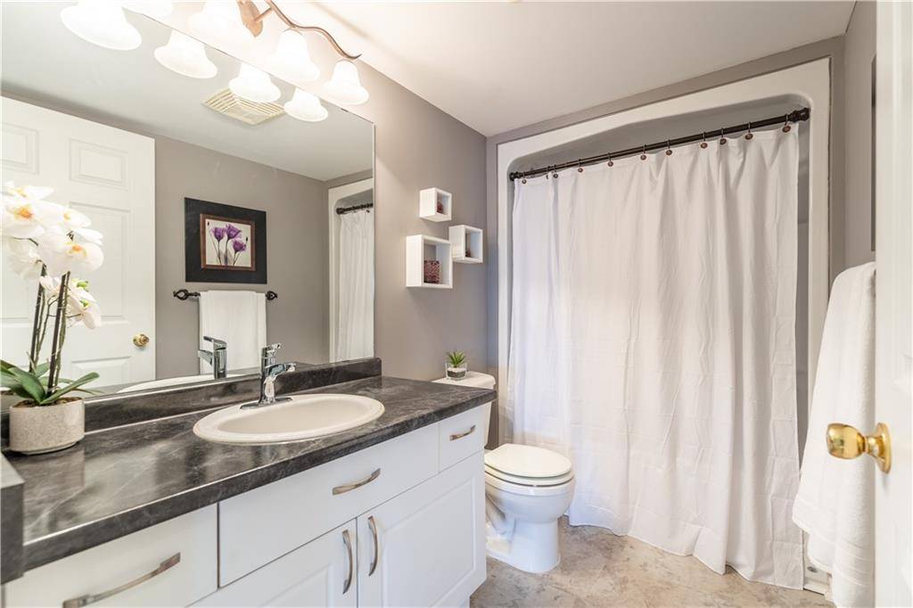 216 Plains Road W #E209, Burlington, ON L7T 4K8