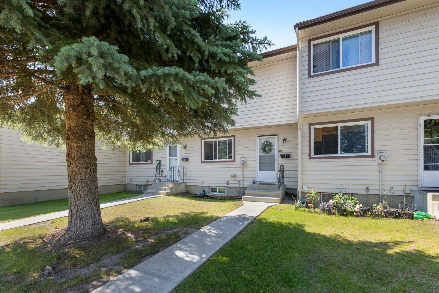 Calgary, AB T2A5Z8,6100 4 AVE NE #111