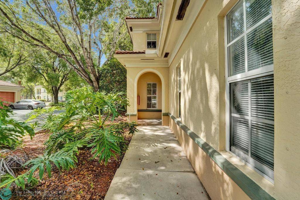 Miramar, FL 33025,2498 Centergate Dr  #101
