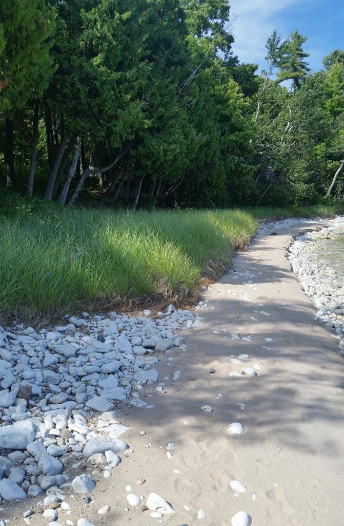 Sturgeon Bay, WI 54235,Glidden Dr