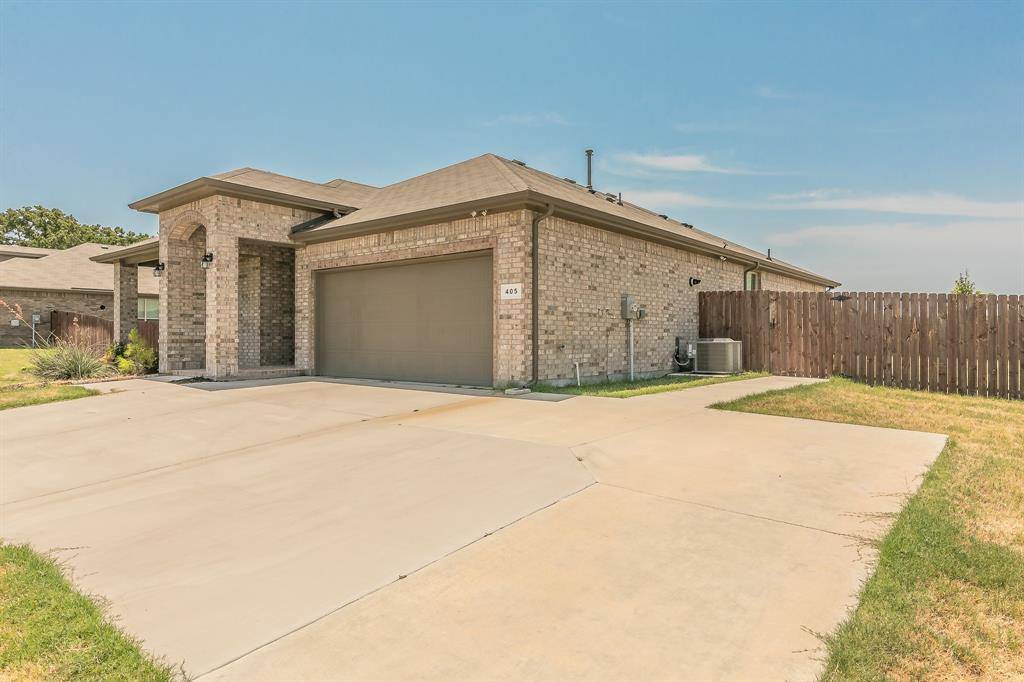 Azle, TX 76020,405 Harbor Drive