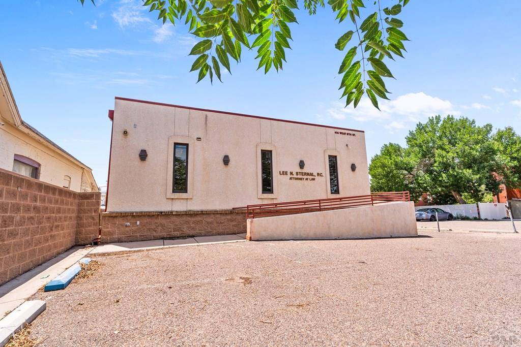 Pueblo, CO 81003,414 W 9th St