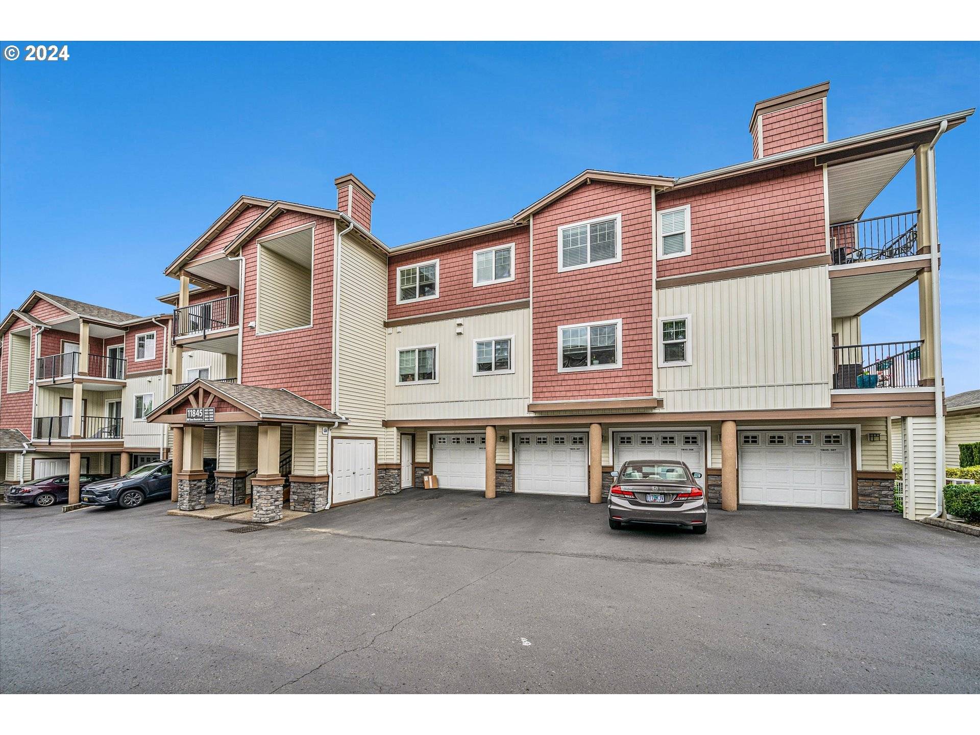 Portland, OR 97229,11845 NW STONE MOUNTAIN LN #406