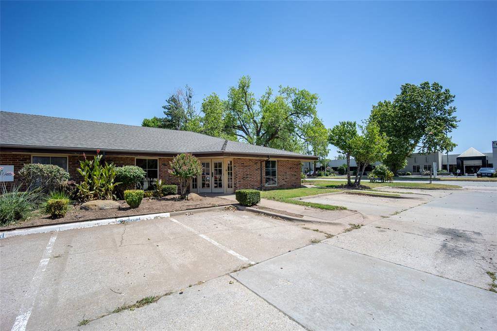 Oklahoma City, OK 73108,1209 Sovereign Row