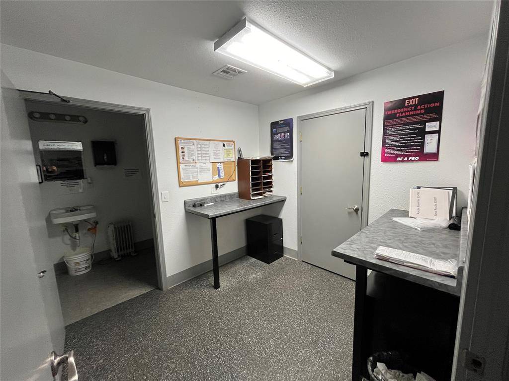 Elk City, OK 73644,1320 S Randall Avenue