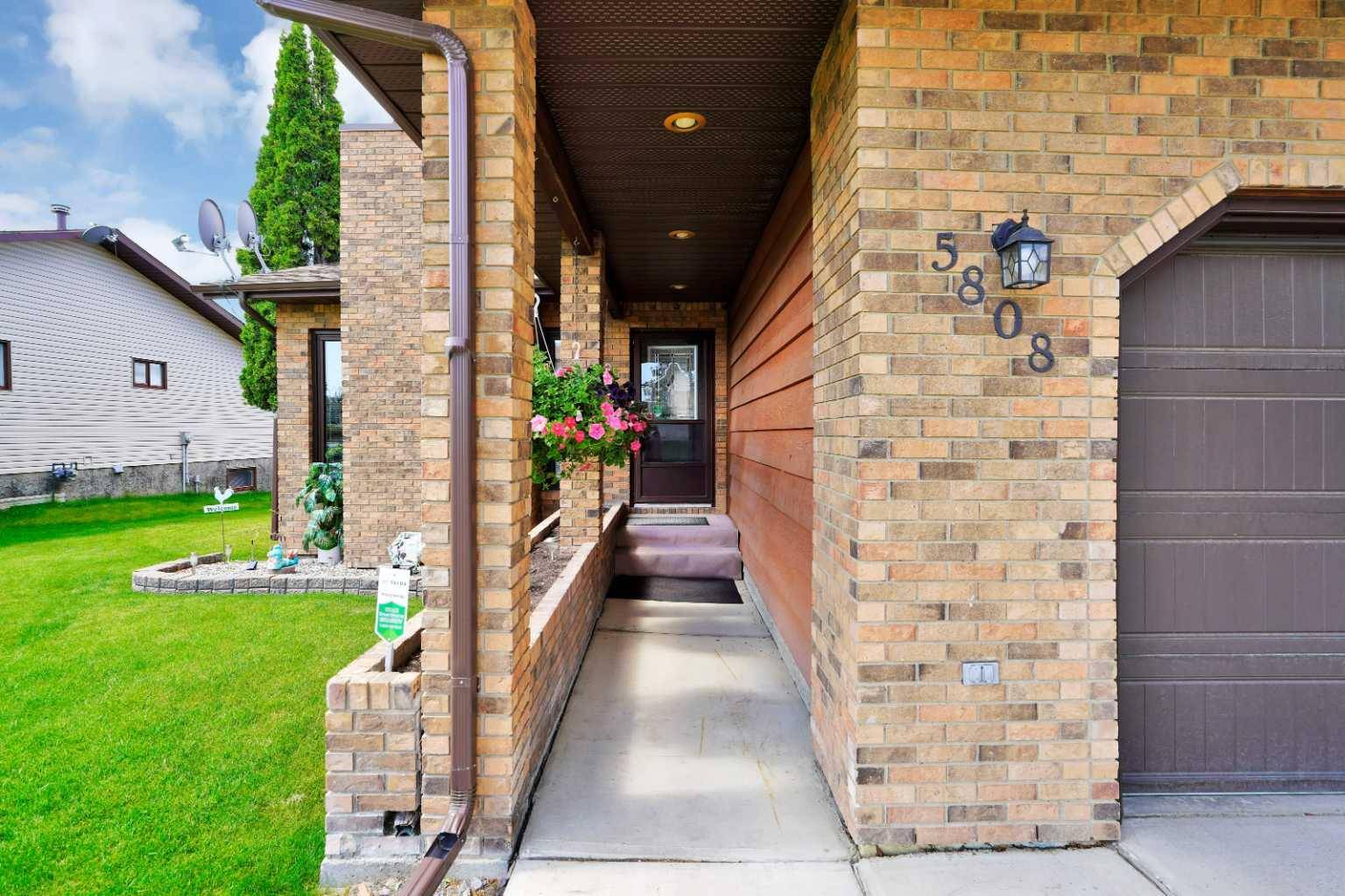 Rocky Mountain House, AB T4T 1K1,5808 59 ST