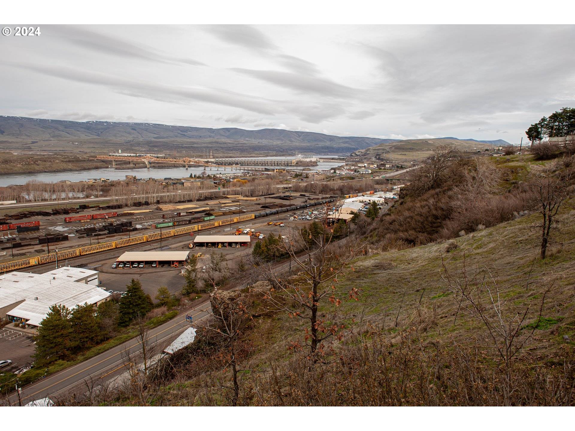 The Dalles, OR 97058,Old Dufur RD