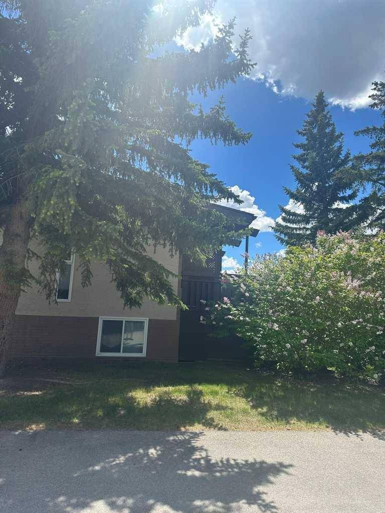 Calgary, AB T1Y 1Z4,2341 50 ST NE