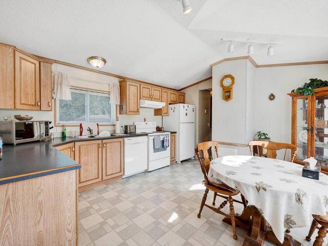 46 BLACKPOOL ROAD, Clearwater, BC V0E 1N2