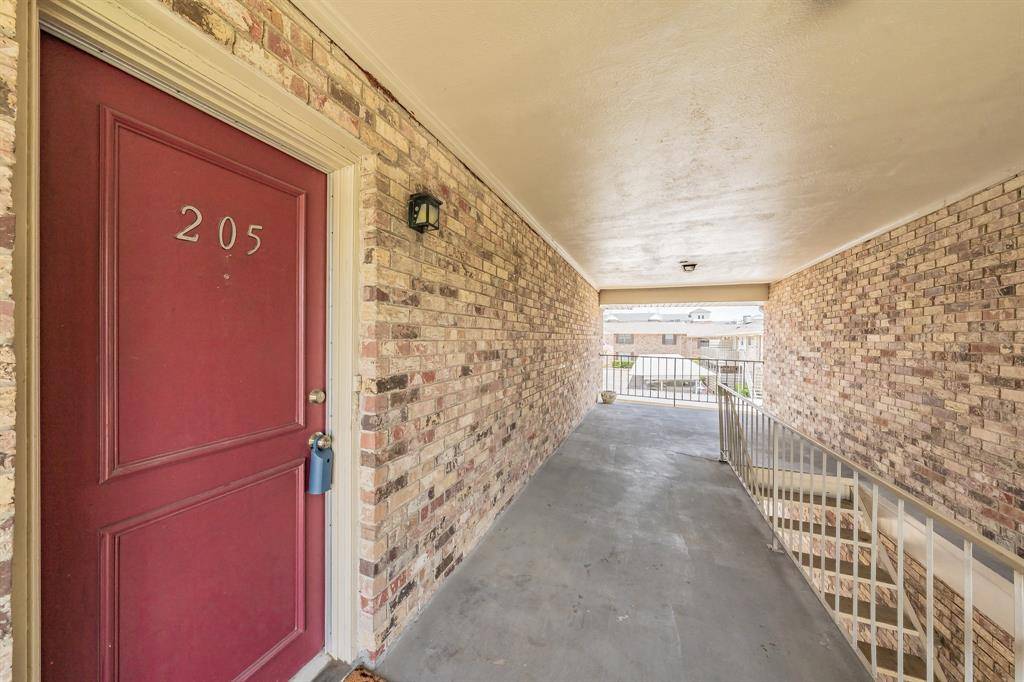 Dallas, TX 75206,5819 Birchbrook Drive #205