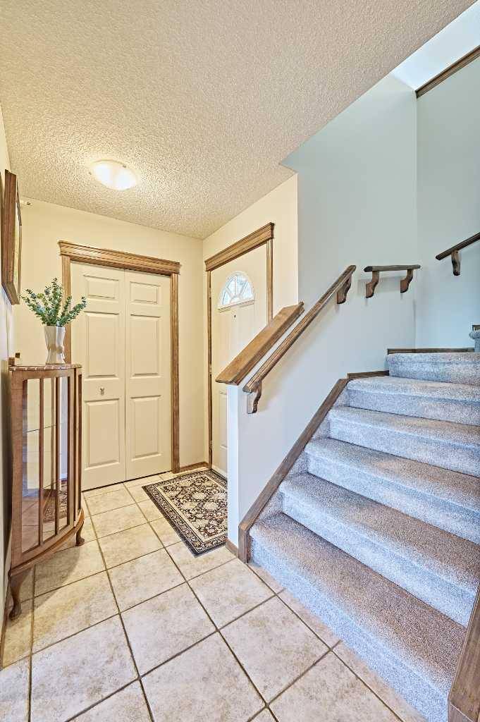 Calgary, AB t3l3C5,208 Tuscany Ridge CRES NW