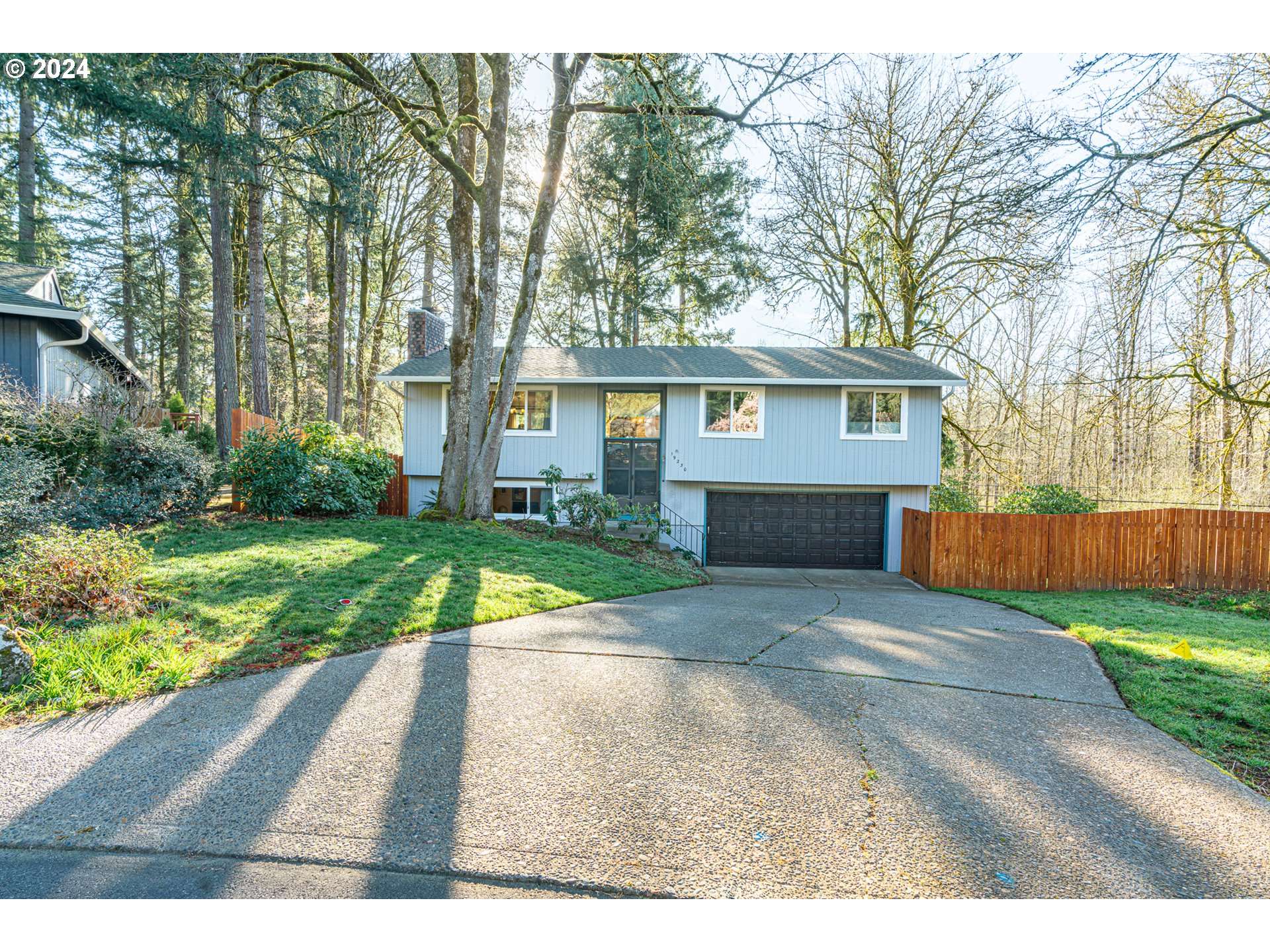 Lake Oswego, OR 97035,19230 REDWING CT