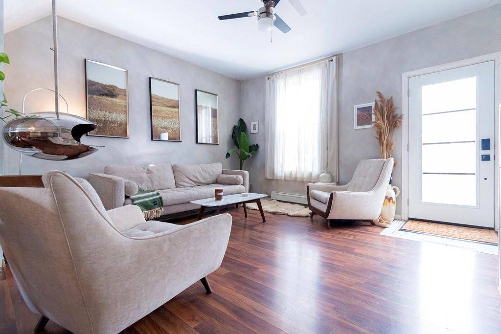 42 BURTON Street, Hamilton, ON L8L 3P8