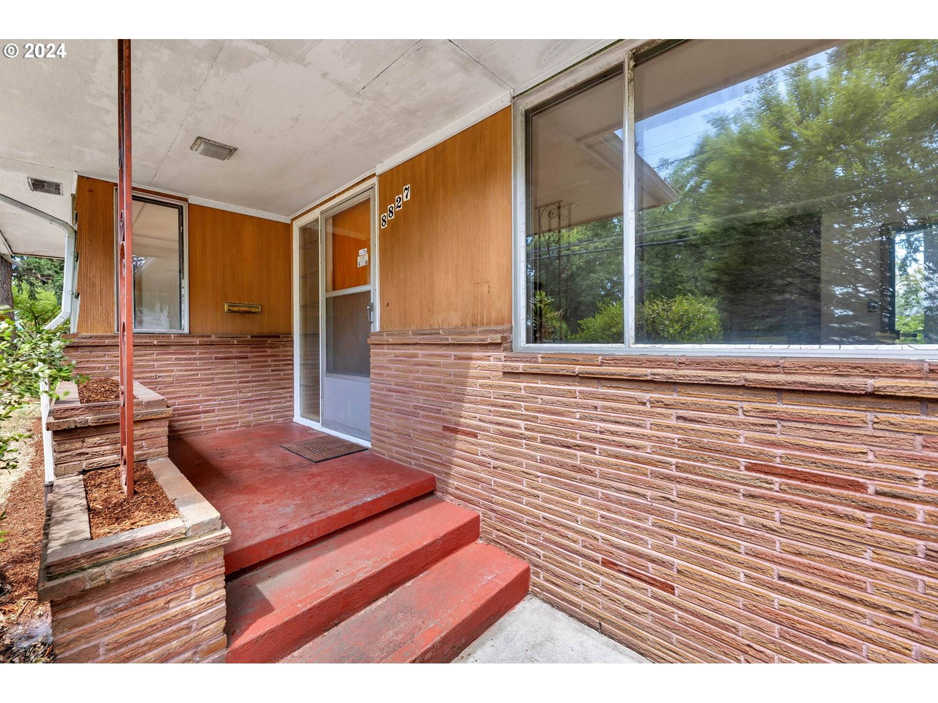 Portland, OR 97266,8827 SE HOLGATE BLVD