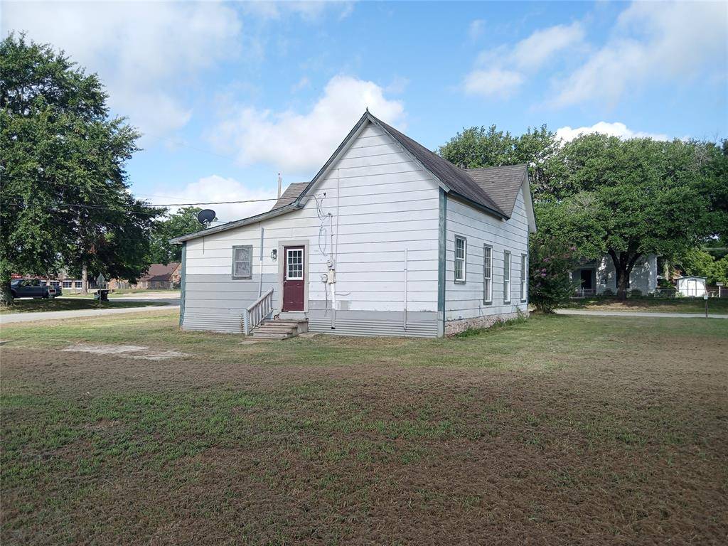 Edgewood, TX 75117,105 S Crockett Street