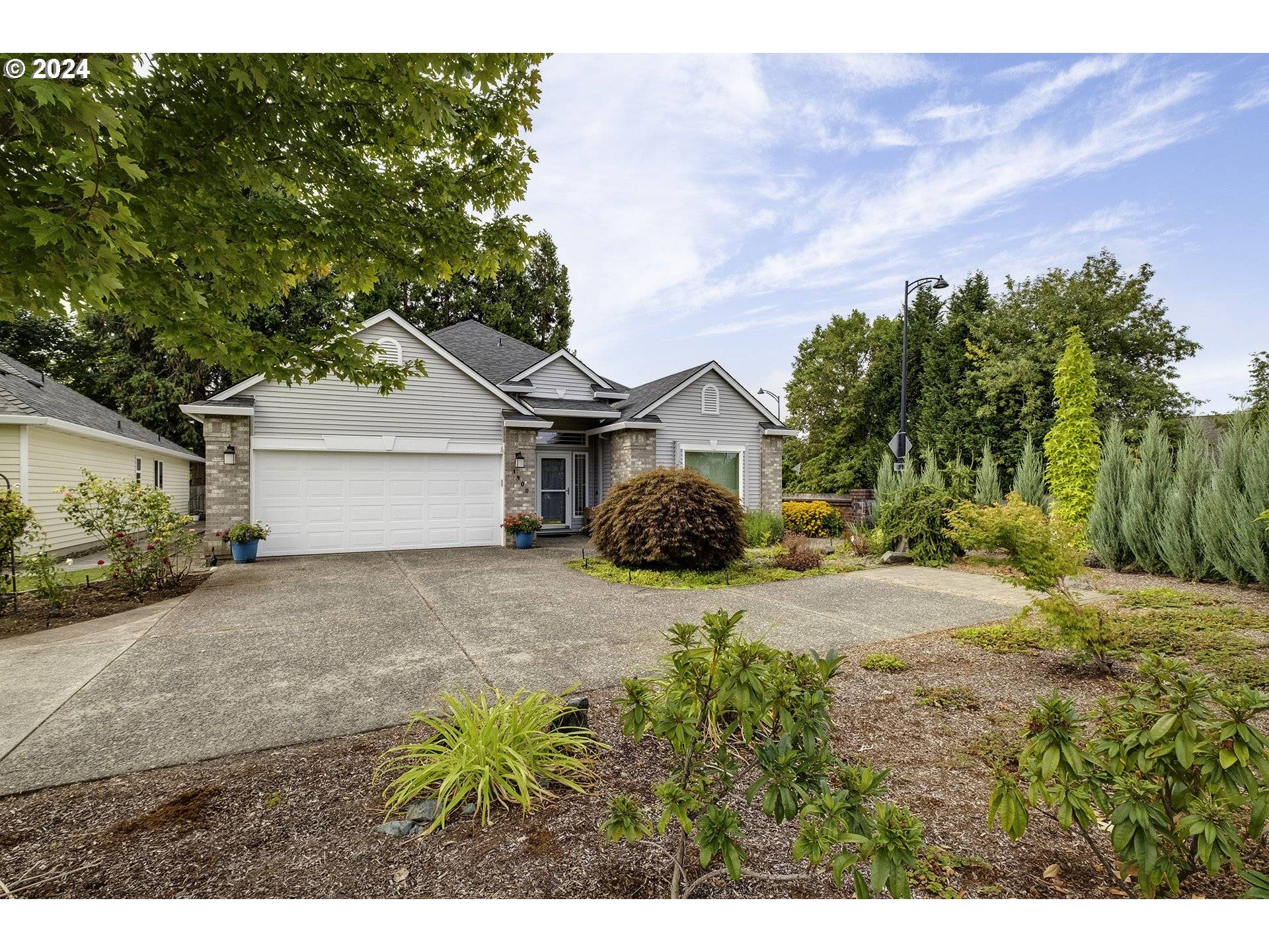 Hillsboro, OR 97124,1900 NE HAREWOOD PL