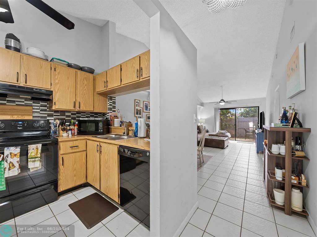 Oakland Park, FL 33309,3052 S Oakland Forest Drive  #2101