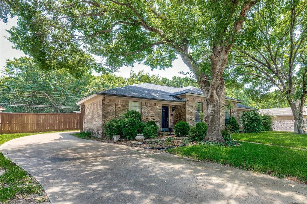 Grapevine, TX 76051,2940 S Creekwood Drive